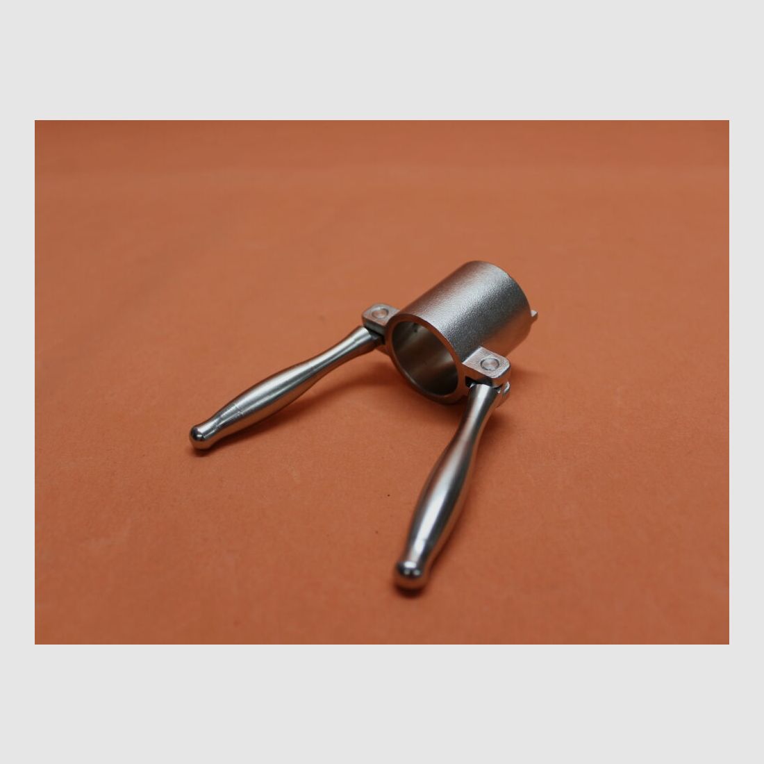 UTG - Leapers UTG Deluxe Universal Forend Wrench (TL-SHWR01) Fucile/ Chiave per attrezzo del calcio per fucili, immagine 2 di 4