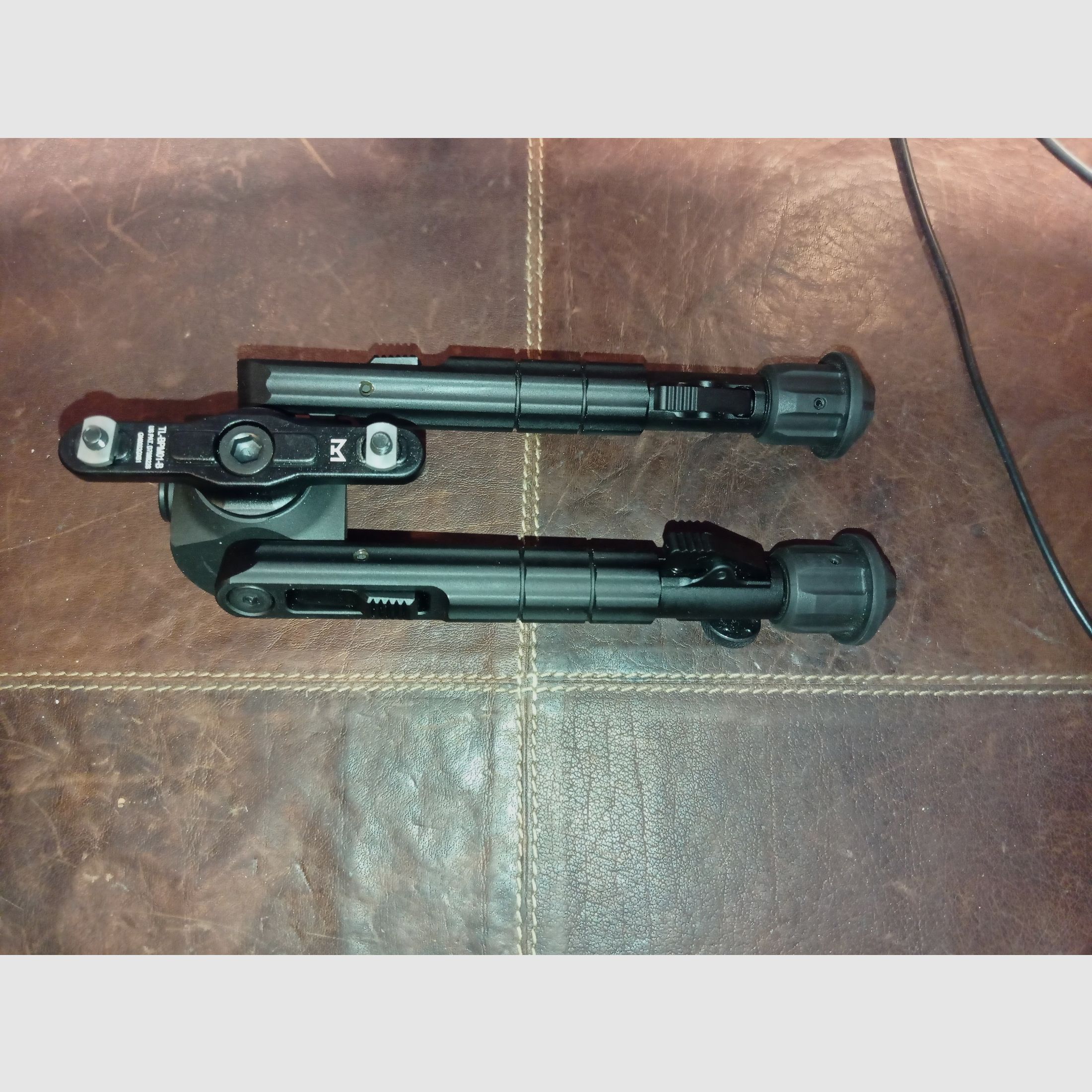 UTG TL-BPM01-B Recon 360 TL Zweibein 17,8 cm - 22,9 cm M-LOK