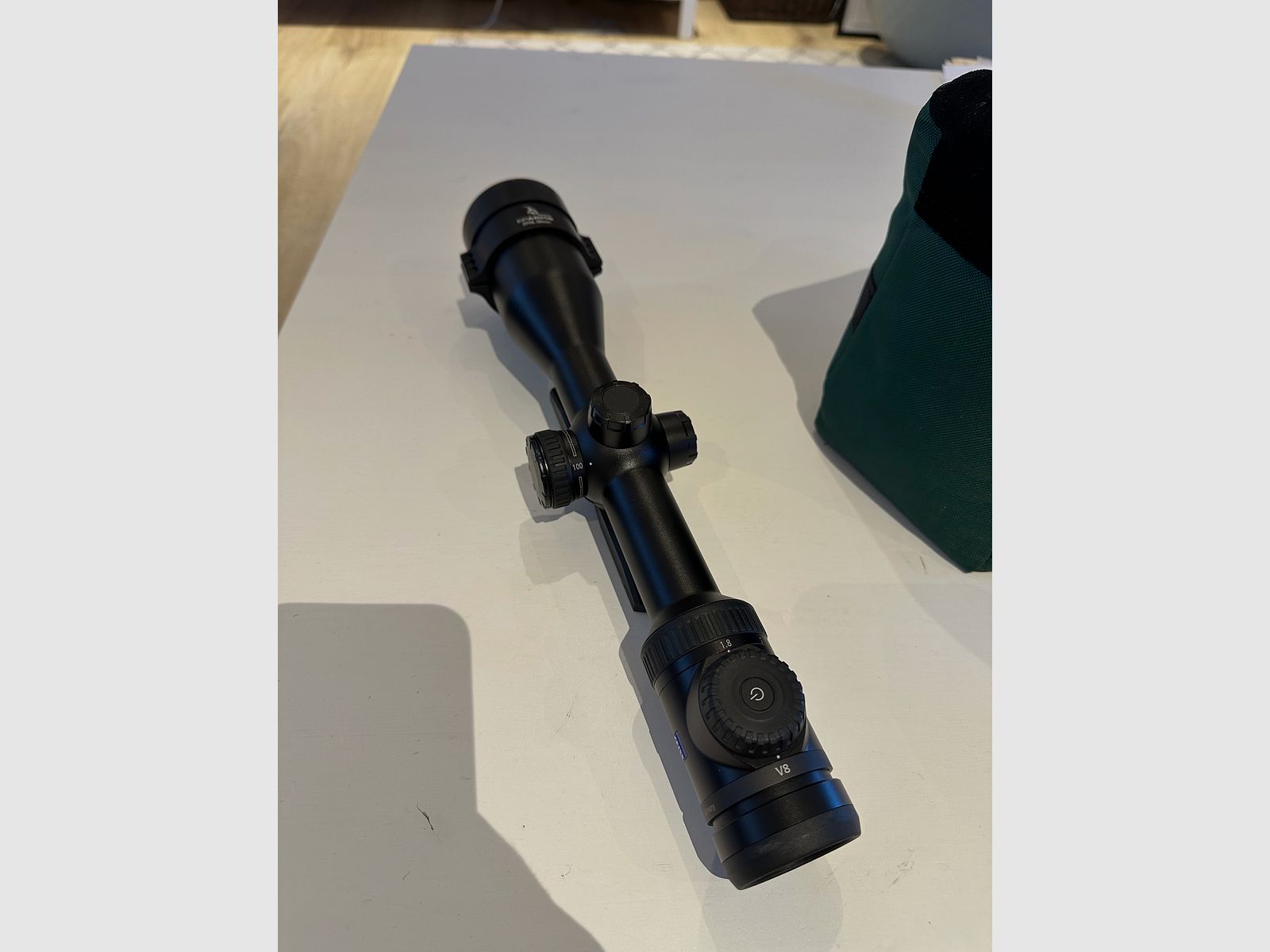 Zeiss V8 1,8-14  Abs. 60 mit Schiene und Dentler Montagebasis- *neue Version* mit 30mm Mittelrohr (früher 36mm)