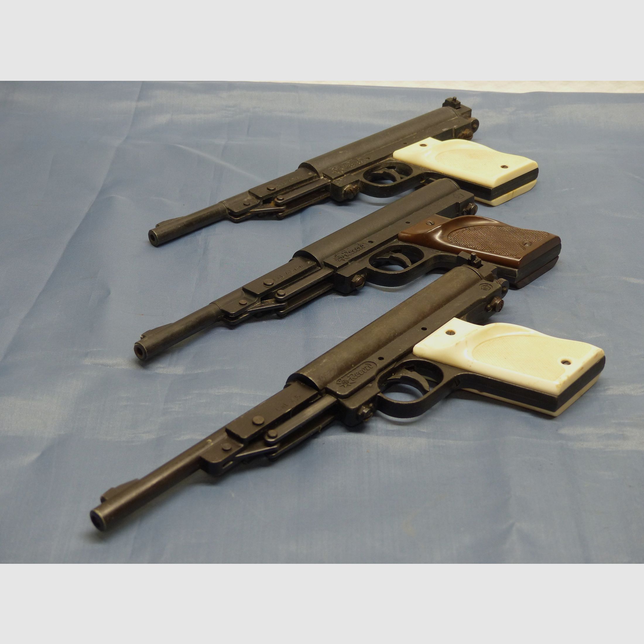 Lote 3x pistolas de aire Record Cal. 4,5/.177 Diabolo perno años 70 y 80, imagen 1 de 8