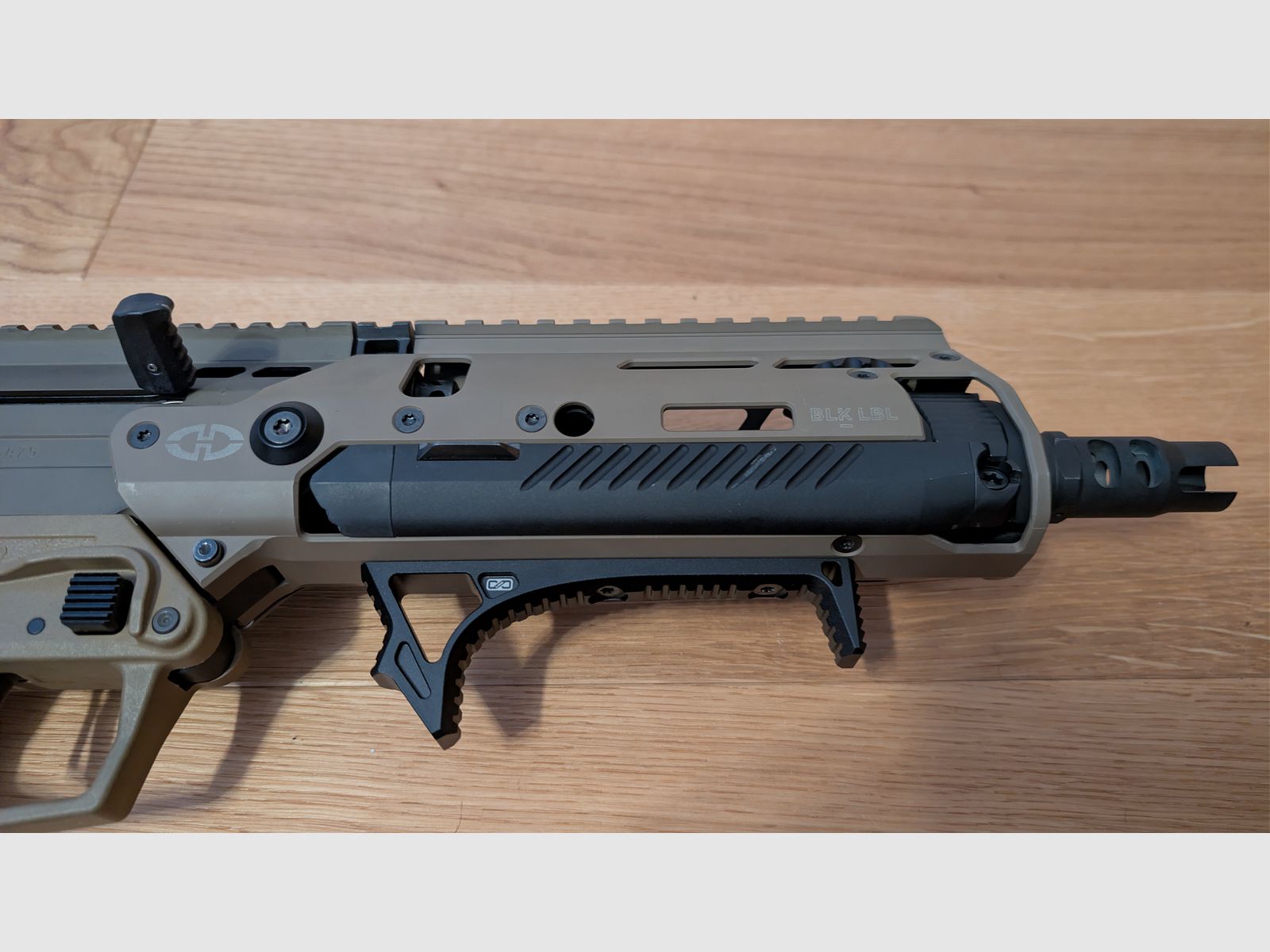Desert Tech MDRX met BLK LBL Mantis en Jard trekker