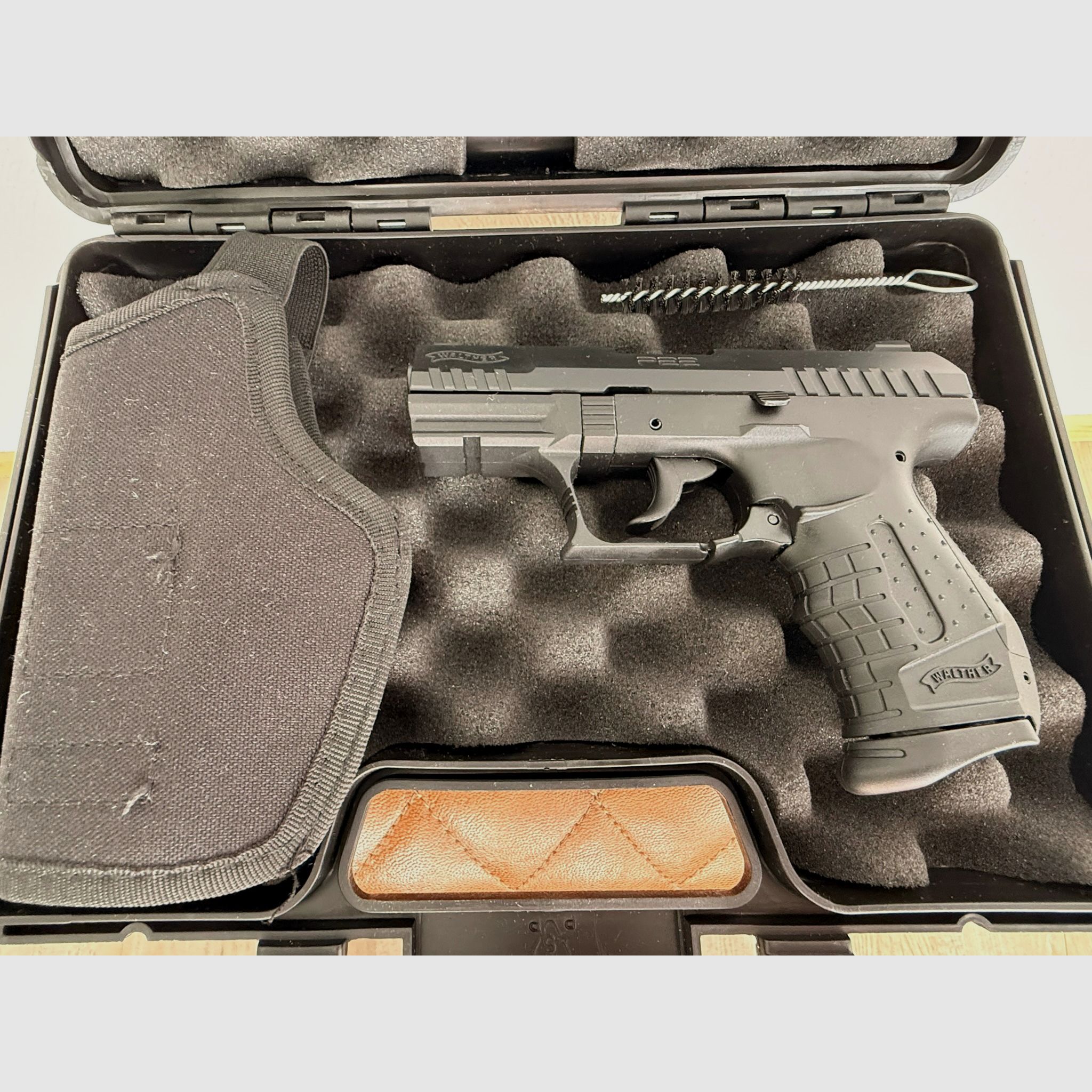 Walther P22 Ready Schreckschuss Pistole 9mm P.A.K. brüniert mit Holster