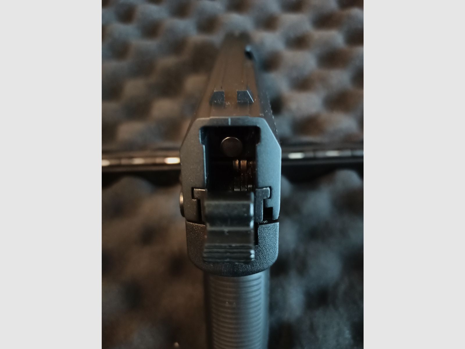 RG 96   BLK   9mm   P.A.K.   9R   PTB 699   (pistola a salve)