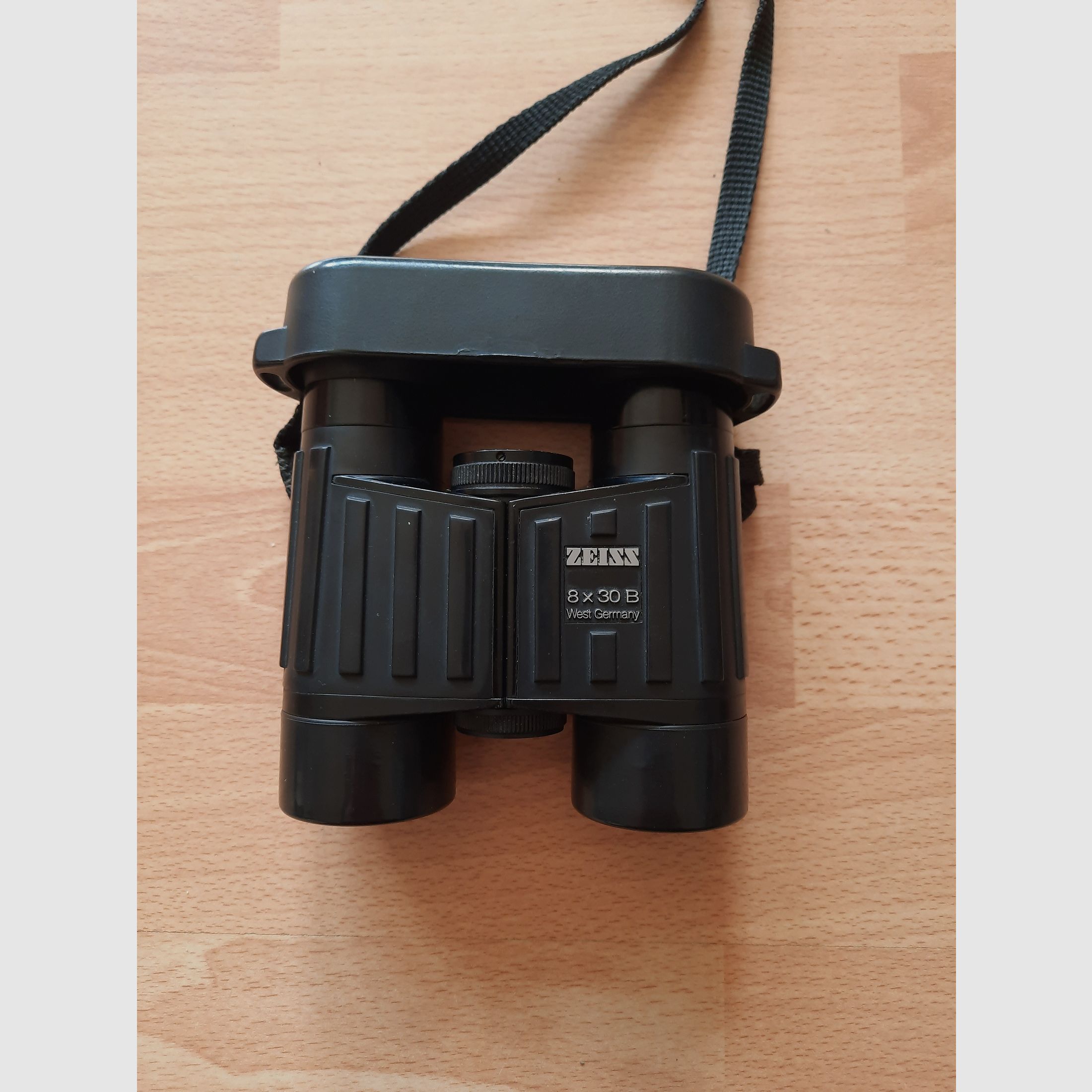 Zeiss Fernglas Binoculars 8x30 BT* West Germany