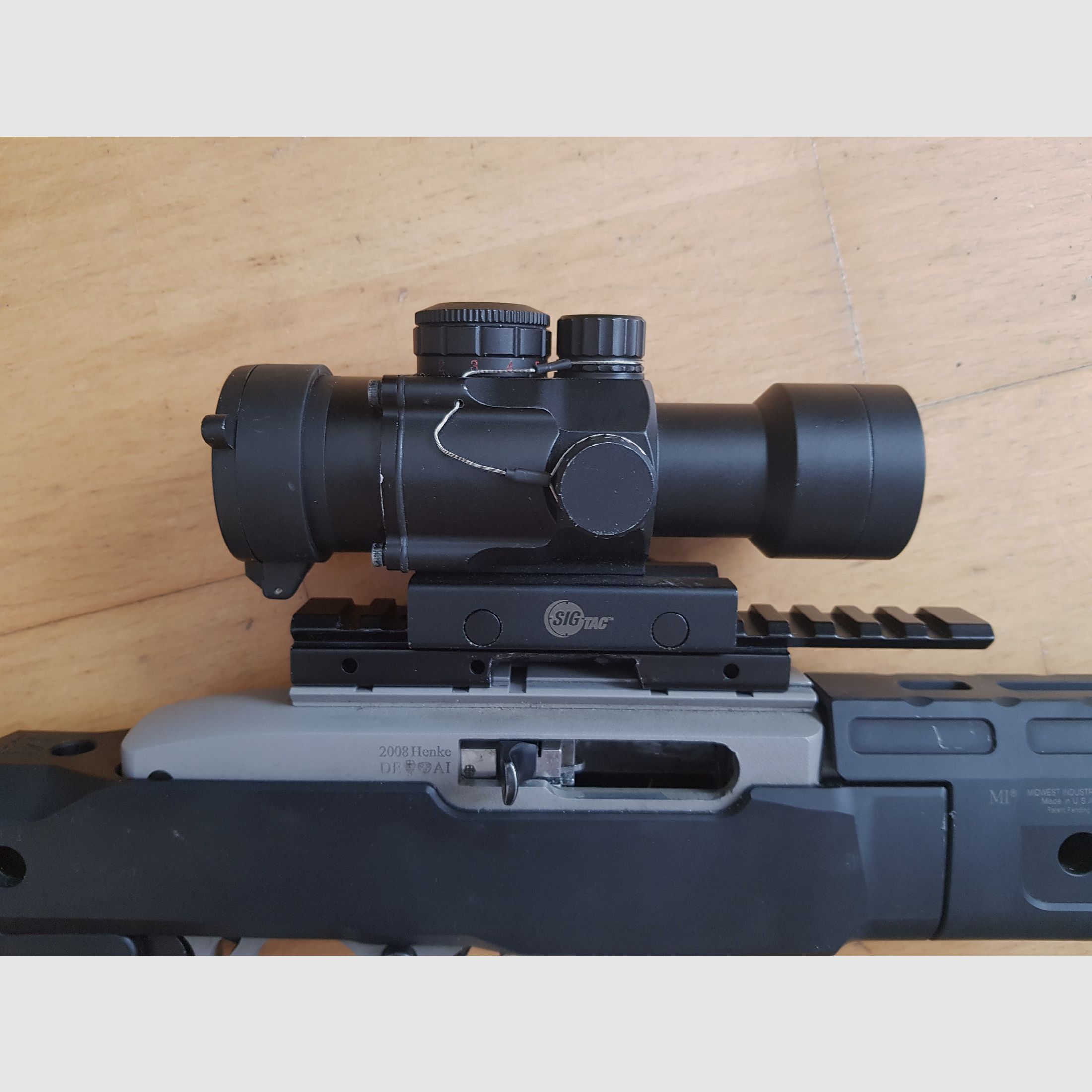 Ruger 10/22 Target, inoxidable "táctico" con empuñadura de pistola y culata retráctil (Magpul)