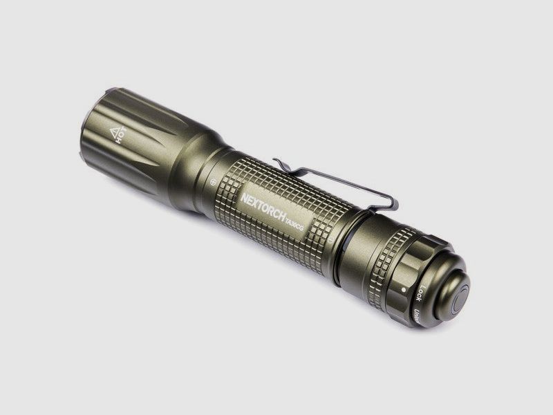 NEXTORCH TA30CG K.I.S.S. – Lumière Momentanée de 1.600 Lumens en Carbon Green