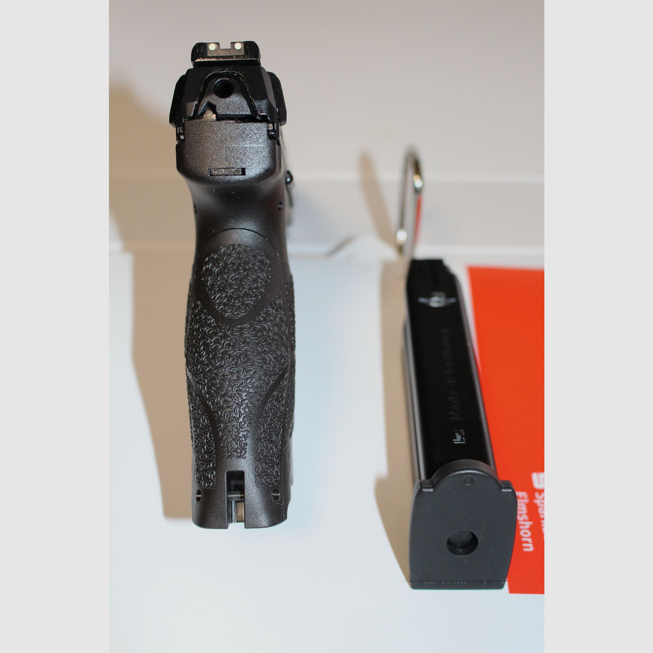 Halbautomatische Pistolie HK SFP 9 SD