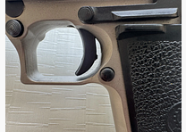 IMI Desert Eagle calibre .44 Magnum – version nickelée avec réglage du trigger