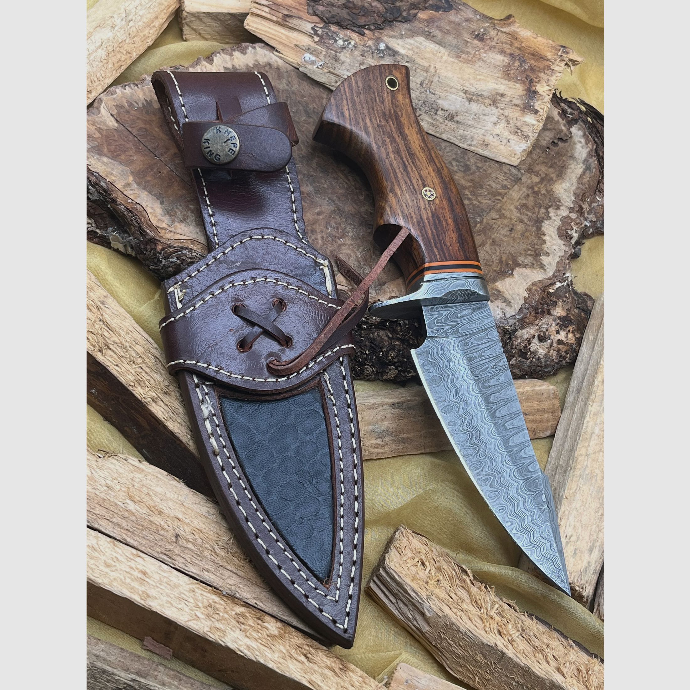 Handgefertigtes Damast-Bowiemesser. Jagdmesser. Überlebensmesser. Outdoormesser.