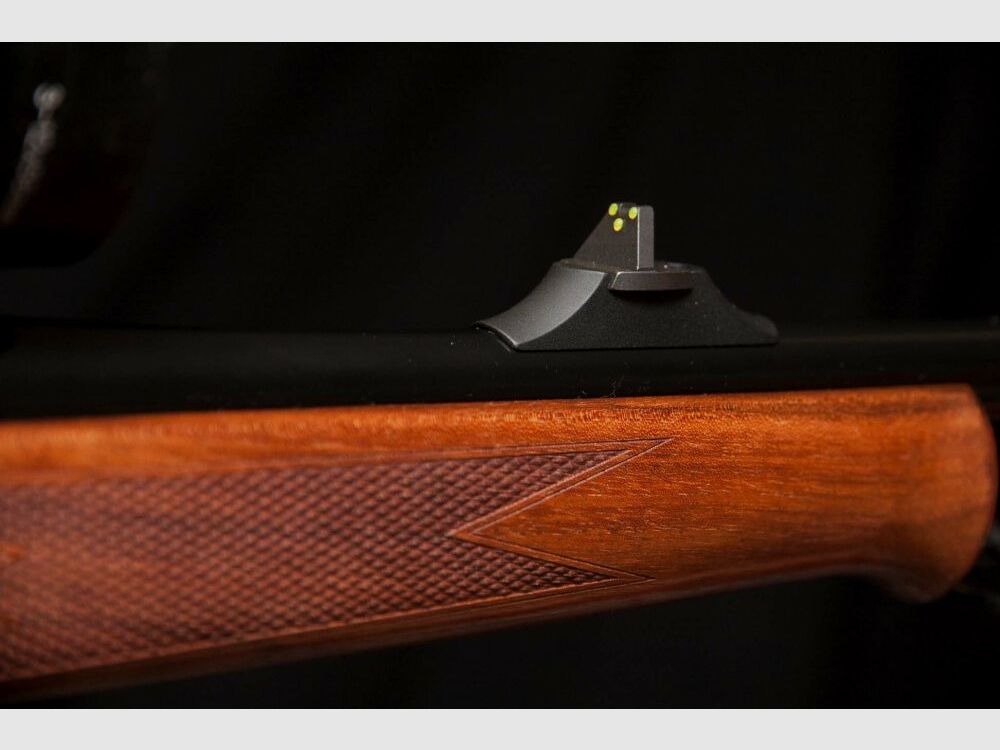 Kompletny zestaw młodego myśliwego z karabinem powtarzalnym z lunetą luksusową, drewno Haenel Jäger 10 Timber Edition, montaż Dentler