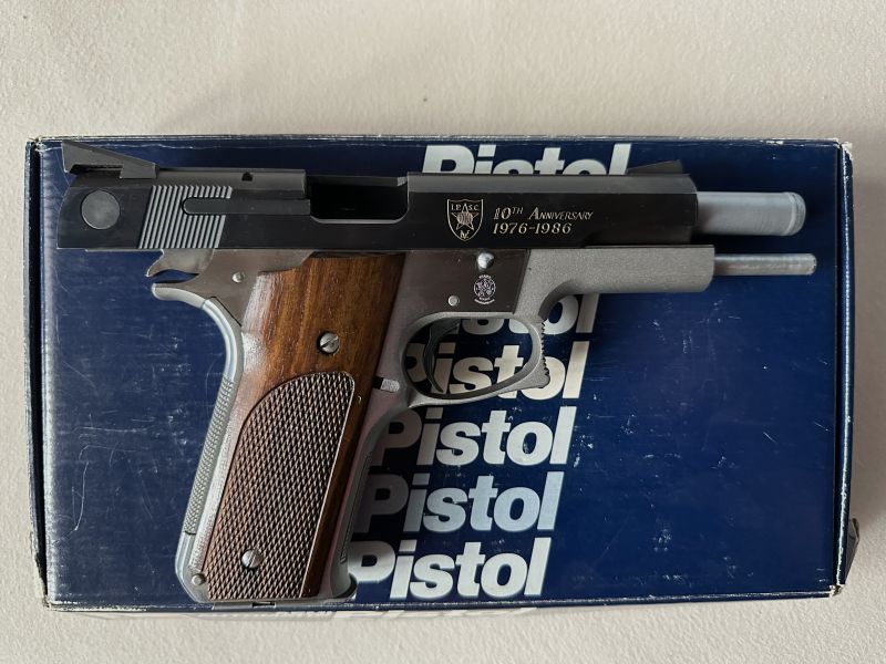 Seltene Smith&Wesson 745 IPSC-Commemorative im Kaliber .45Auto