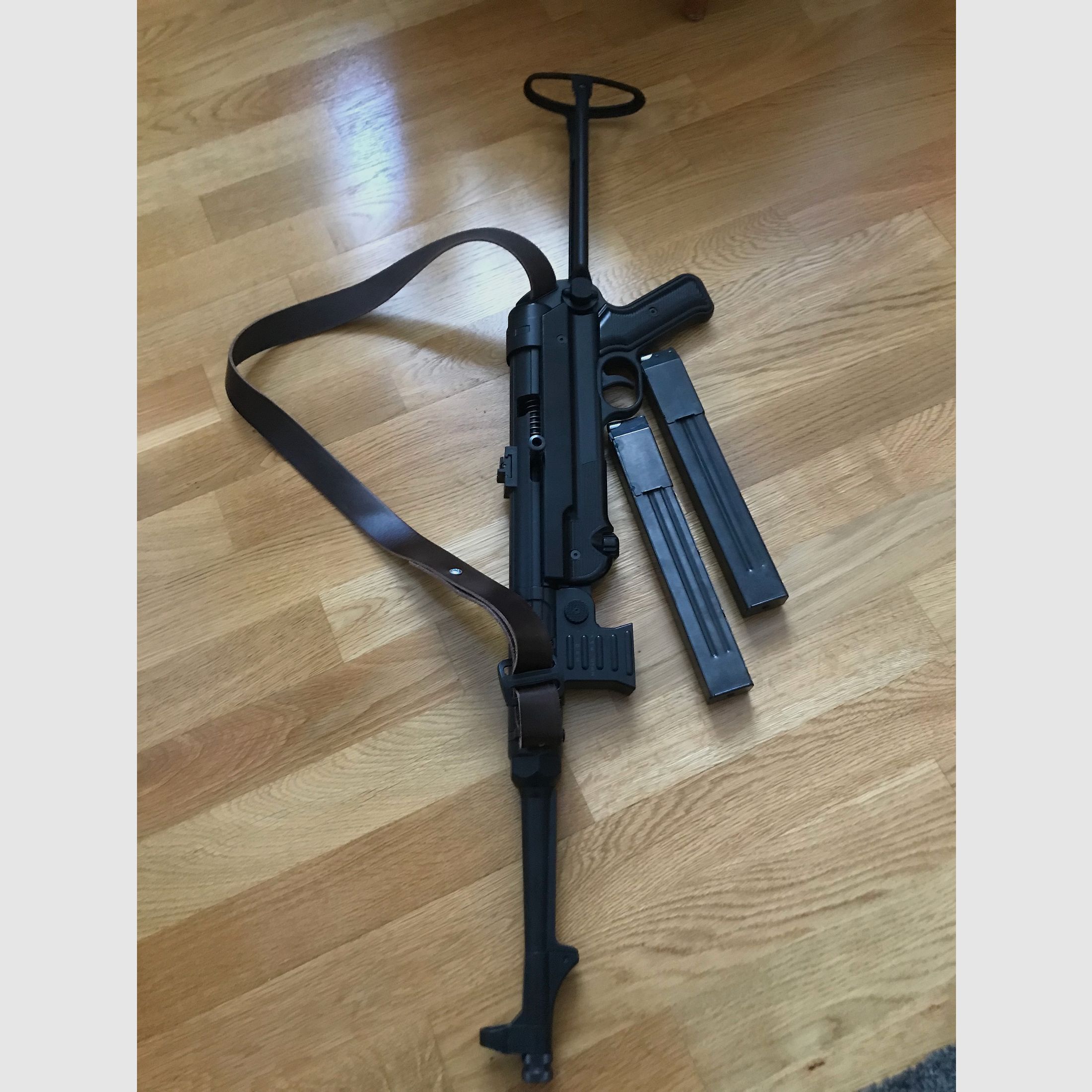 German Sport Guns MP 40 9mm Knall. Mit Original  Stahl Ersatzmagazin