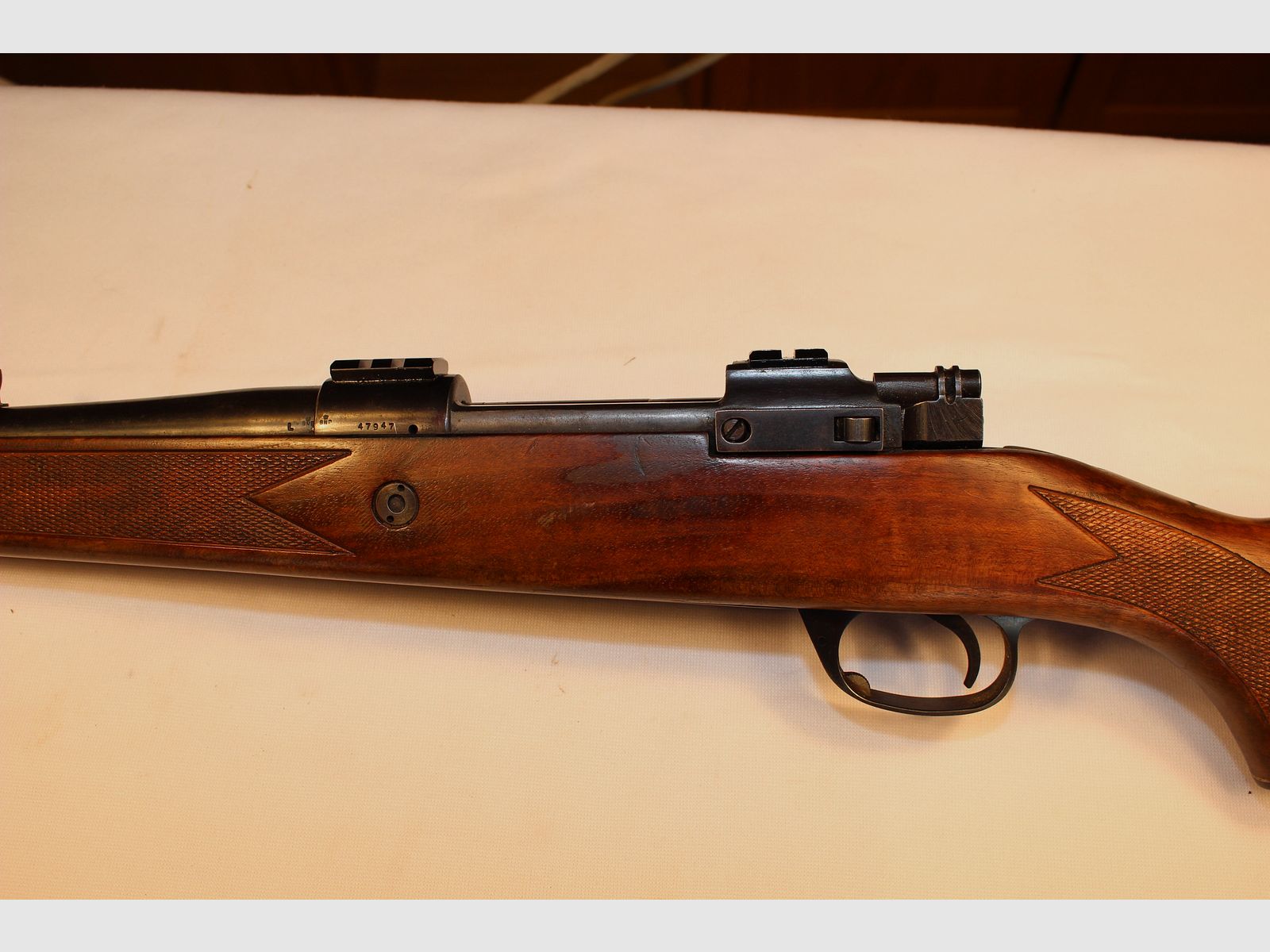 Bolt-action rifle in caliber 7x64.