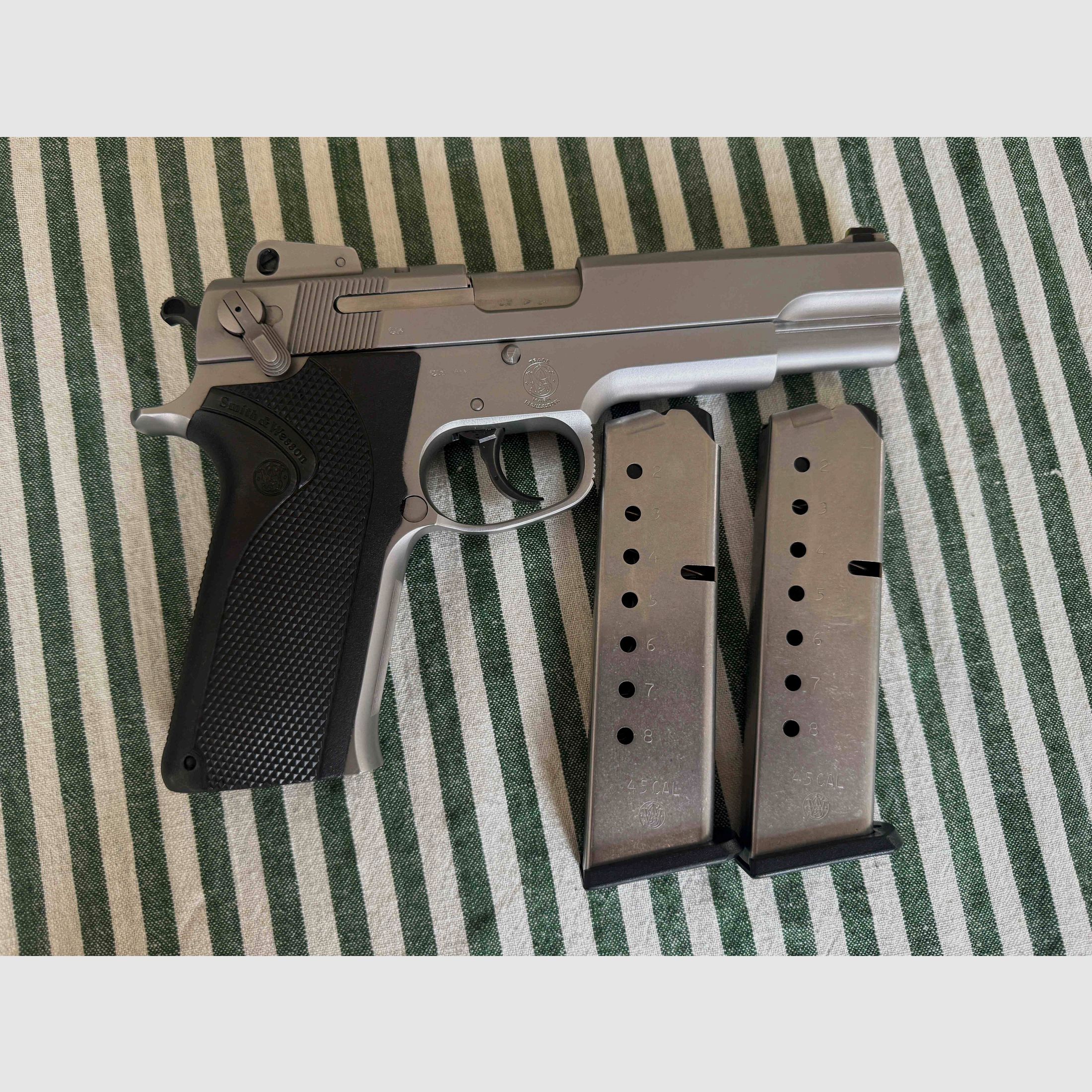 Smith & Wesson 4506-1 in .45 Auto