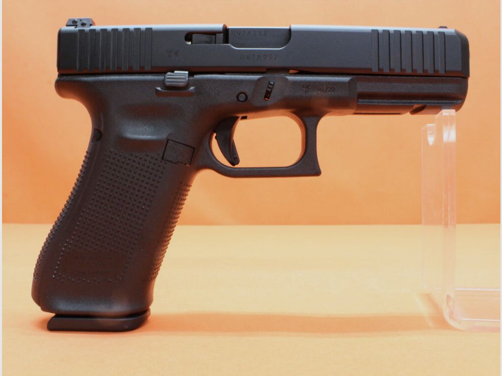 Glock Ha.Pistole .40S&W Glock 22 Gen5 114mm Lauf/ Front Serrations/ Reservemagazin