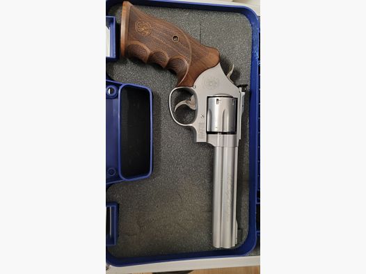 Smith and Wesson 686 Target Champion