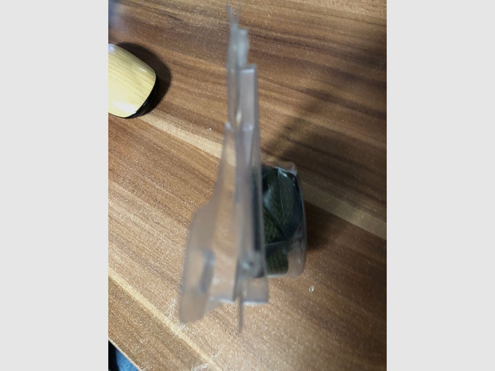 Corde de nettoyage pour armes de poing et plusieurs carabines.