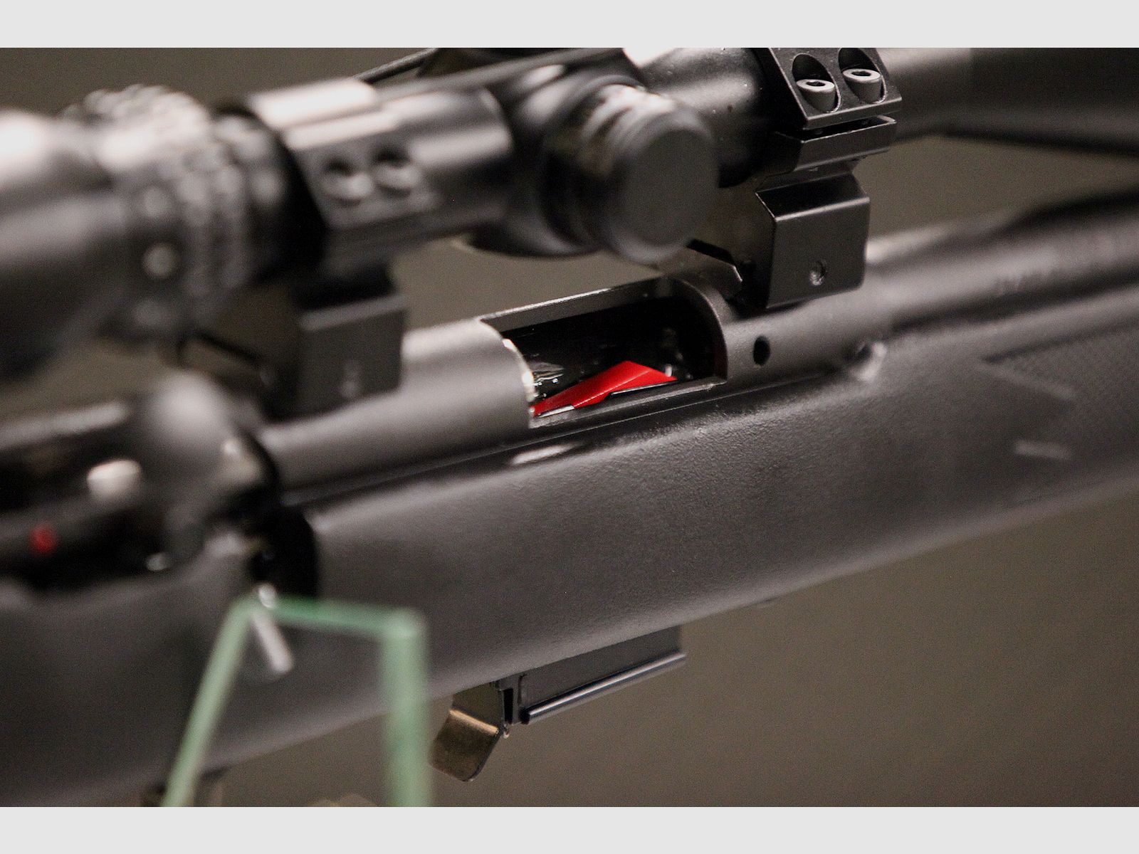 Savage 93R17FV TB Varmint, afbeelding 5 van 6