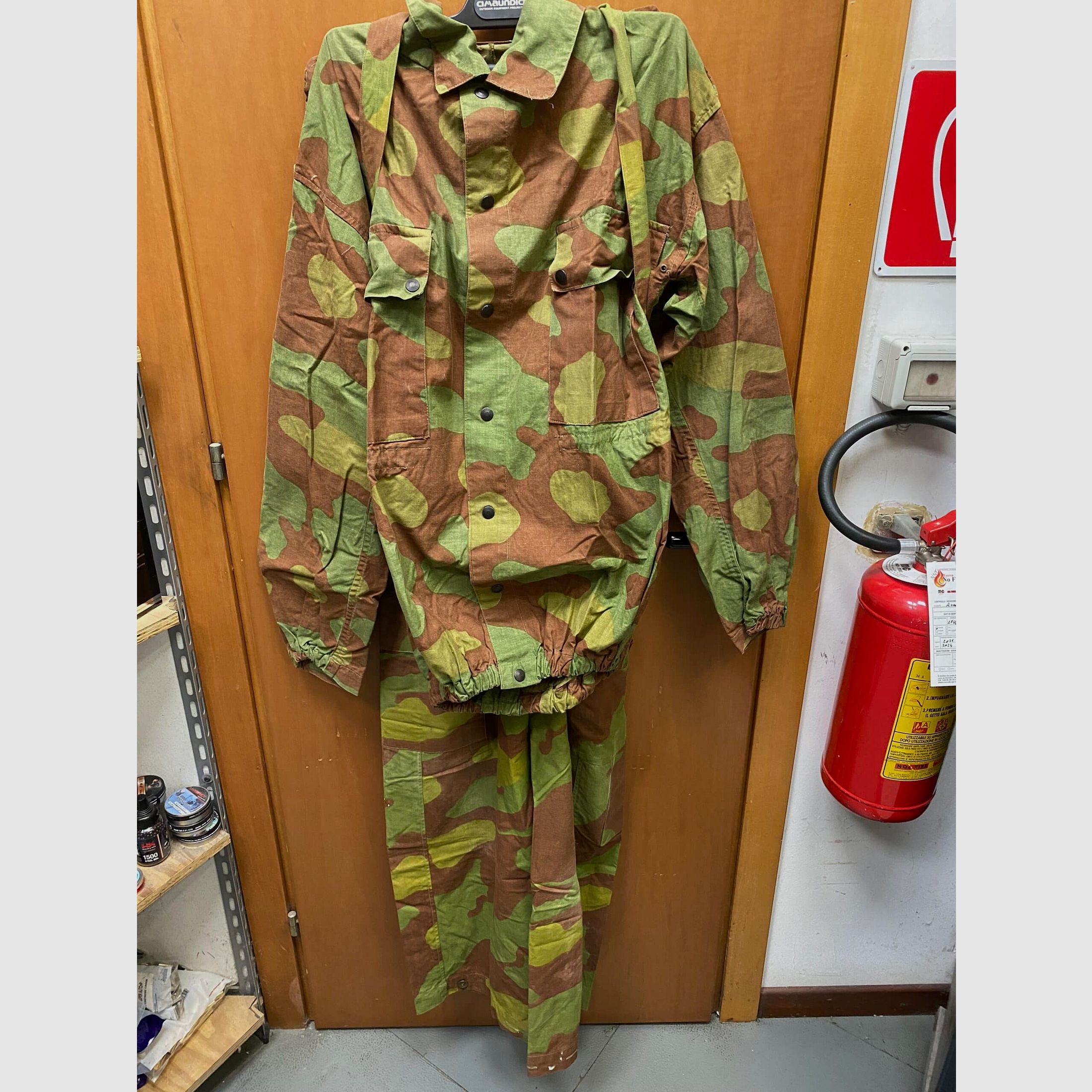 ORIGINALE MILITÄRANZUG ZWEITER WELTKRIEG, Bild 1 von 2