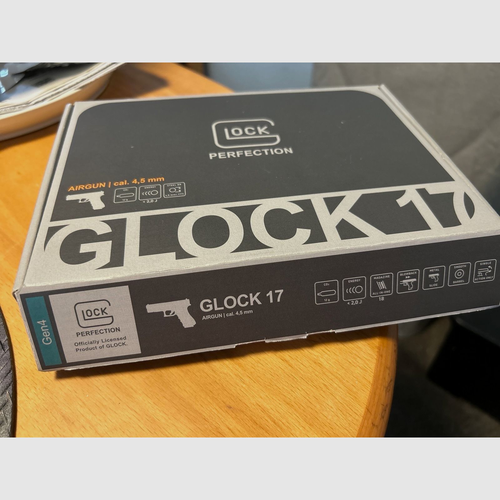 Glock 17 Gen4 Airsoft Co2 BBs