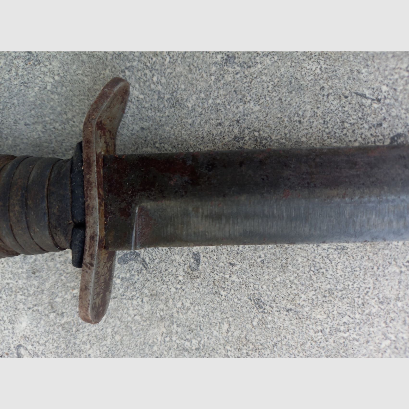 Oryginalny nóż okopowy WKII US.M3/Kampfmesser z pochwa US.M8