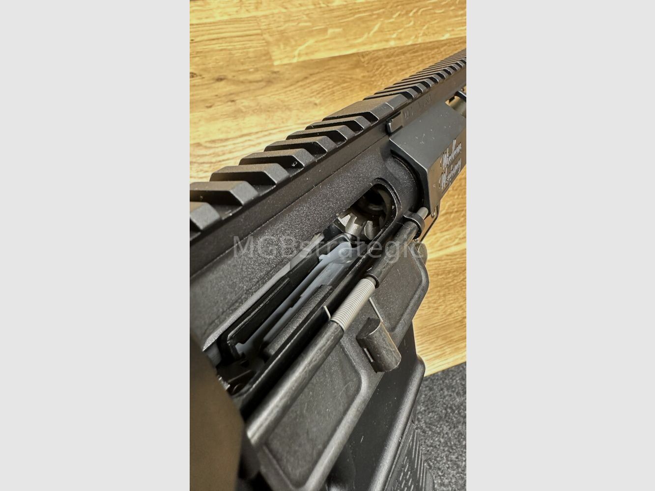 Windham Weaponry - halbautom. Büchse .223Rem RIFLE 16M4 SHAVED FRONT SIGHT - R16M4SFSMIT-16 - 15″ Windham Weaponry Aluminum M-LOK Free Float Handguard - 16" Lauf - Gewicht 2,88 kg ungeladen - System AR15 AR-15