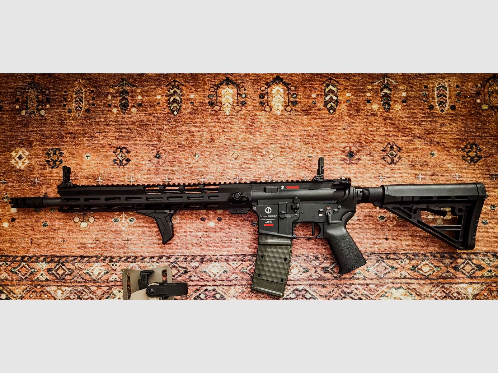 Schmeisser M5FL .223 16,75" AR-15 / 1-Stage Matchabzug / Strike Industries Mündungsbremse / Magpul MBUS Pro Flipup Kimme & Korn sowie diverses Zubehör, Bild 1 von 2