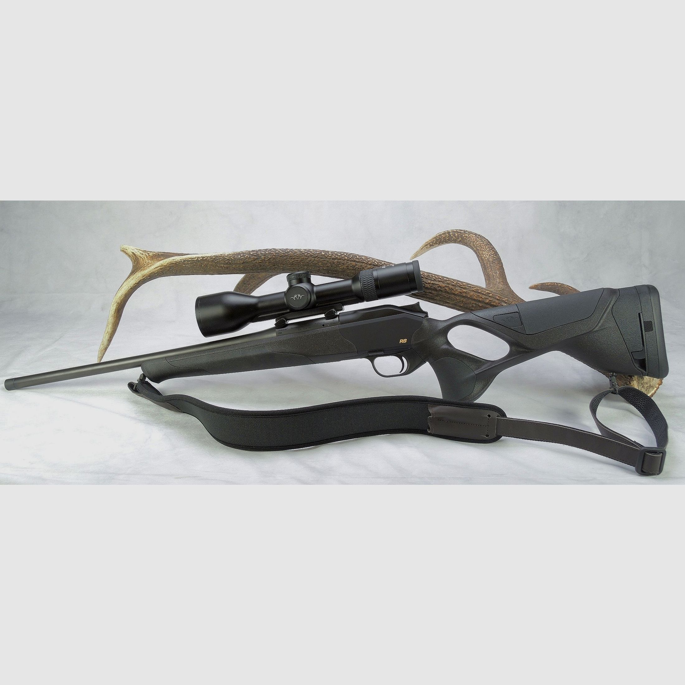 R8 Ultimate Kal. 30-06 52cm B2 2,5-15x56 iC Schiene