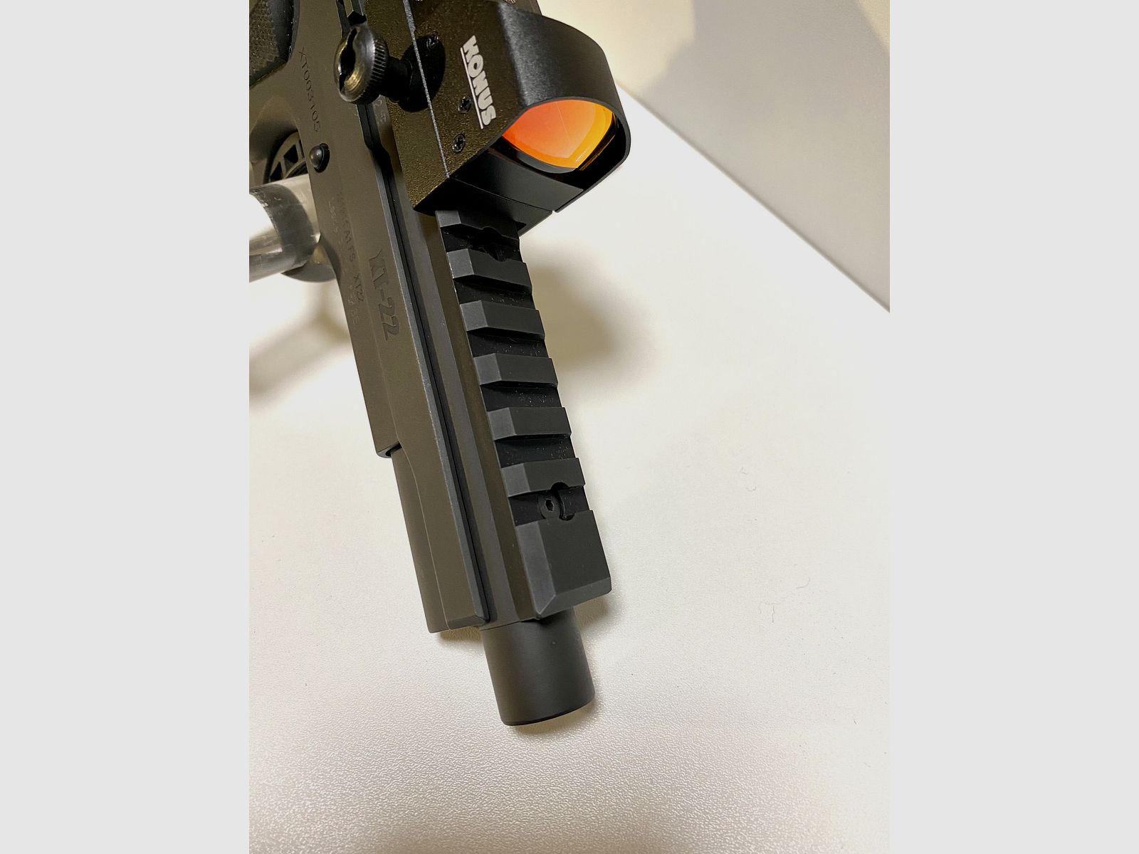 ARMSCOR - Rock Island Armory	 XT 22 FS Top Rail Ganzstahlwaffe mit Red Dot, Mündungsgewinde - Waffen Friedrichsnd