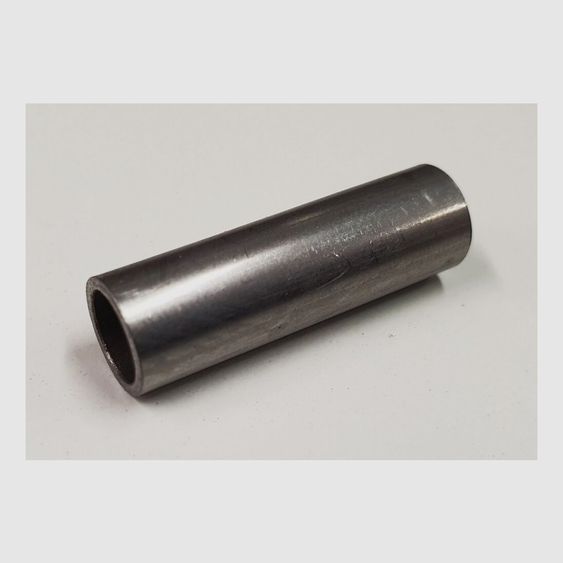 Tube de distance pour Mauser K98 NEUF (Pour le vissage entre le boîtier du chargeur et le boîtier du système)