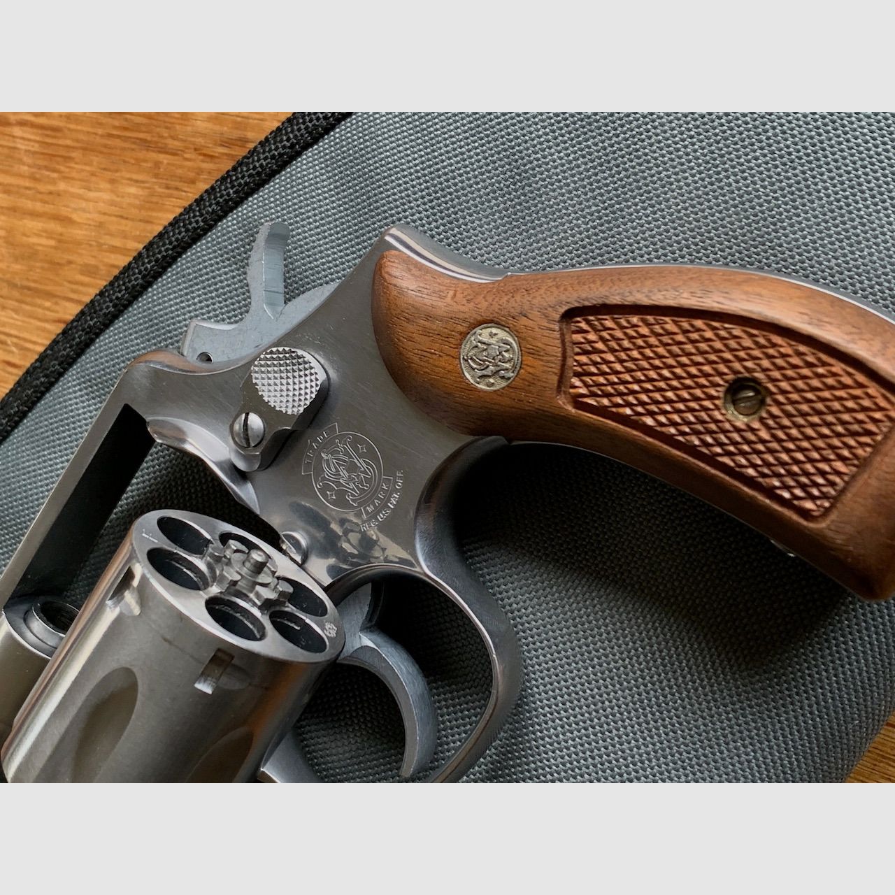 Smith & Wesson Revolver Mod. 65-5 – .357 Magnum – 3" barrel – in excellent condition + extensive accessories