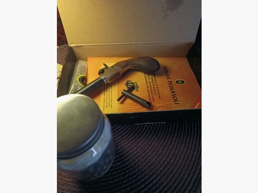 Pedersoli Derringer Liegi Cal.44 mit Zubehör im Original Karton wie Neu