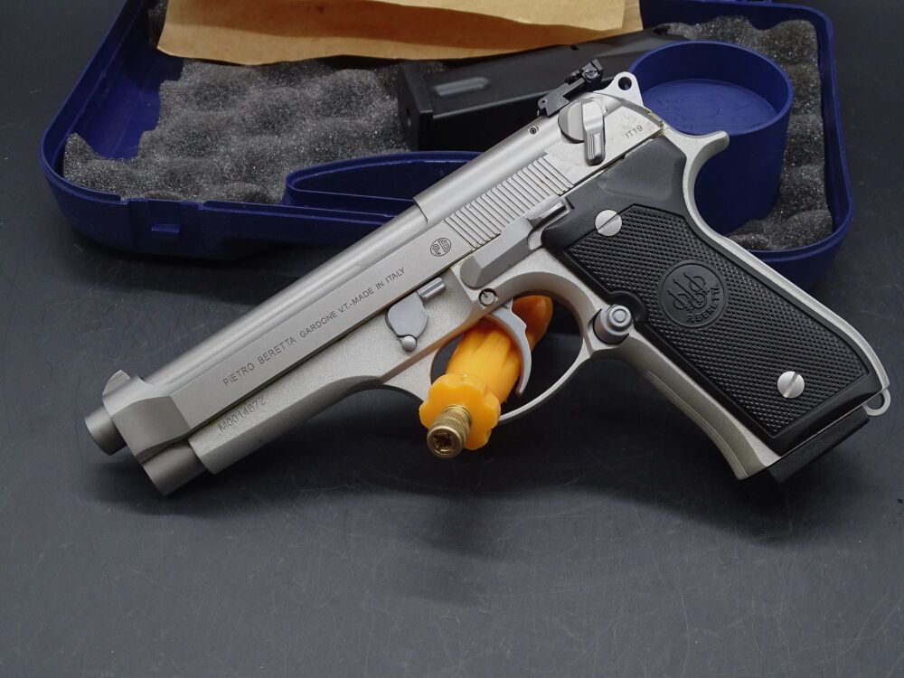 Beretta 92 FS Inox calibro 9mm Luger con mirino LPA anno 2020 92 FS Inox, immagine 1 di 3