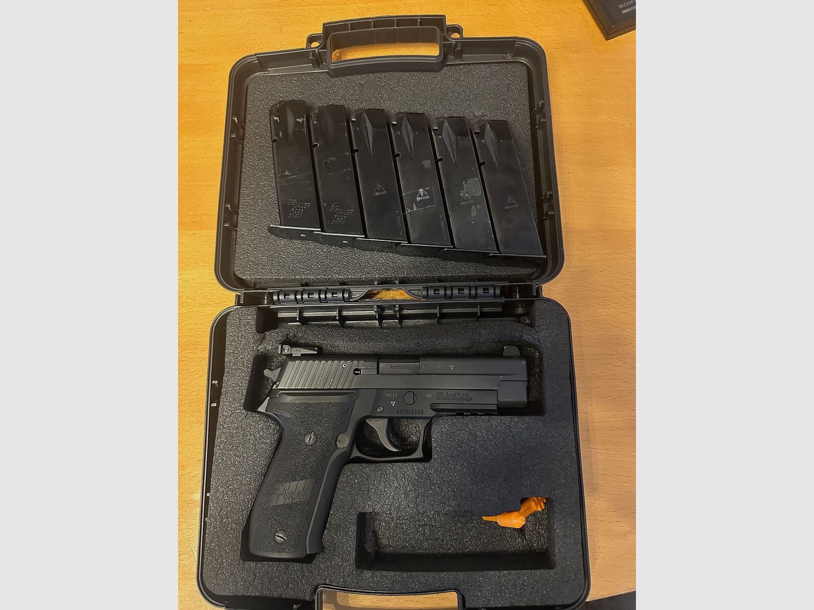  SIG Sauer Ha.Pistole 9mmLuger SIG Sauer P226  US Navy-SEALS  (9mmPara/9x19)  und HOLSTER