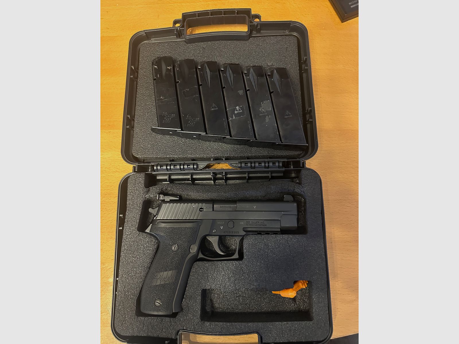  SIG Sauer Ha.Pistol 9mmLuger SIG Sauer P226 US Navy-SEALS (9mmPara/9x19) and HOLSTER