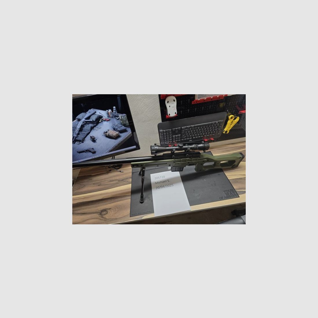 Well Russian Tactical (MB4409D) Feder-Repetiergewehr mit Zweibein und Zielfernrohr