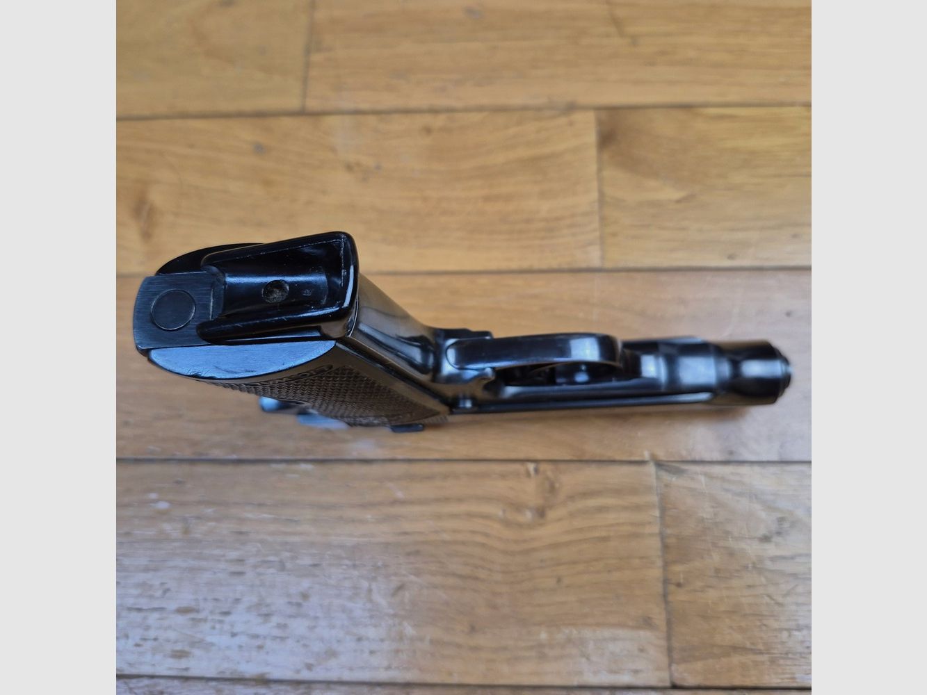 Bellissimo Walther PP prodotto da Manurhin su licenza esclusiva Walther – Cal. 7,65mm – 2 caricatori originali – Oggetto da collezione in scatola originale con manuale, bersaglio e kit di pulizia – Esemplare raro del 1954! – Meccanica perfetta – Canne nuova a specchio – Condizioni quasi nuove – TBE++, immagine 13 di 28