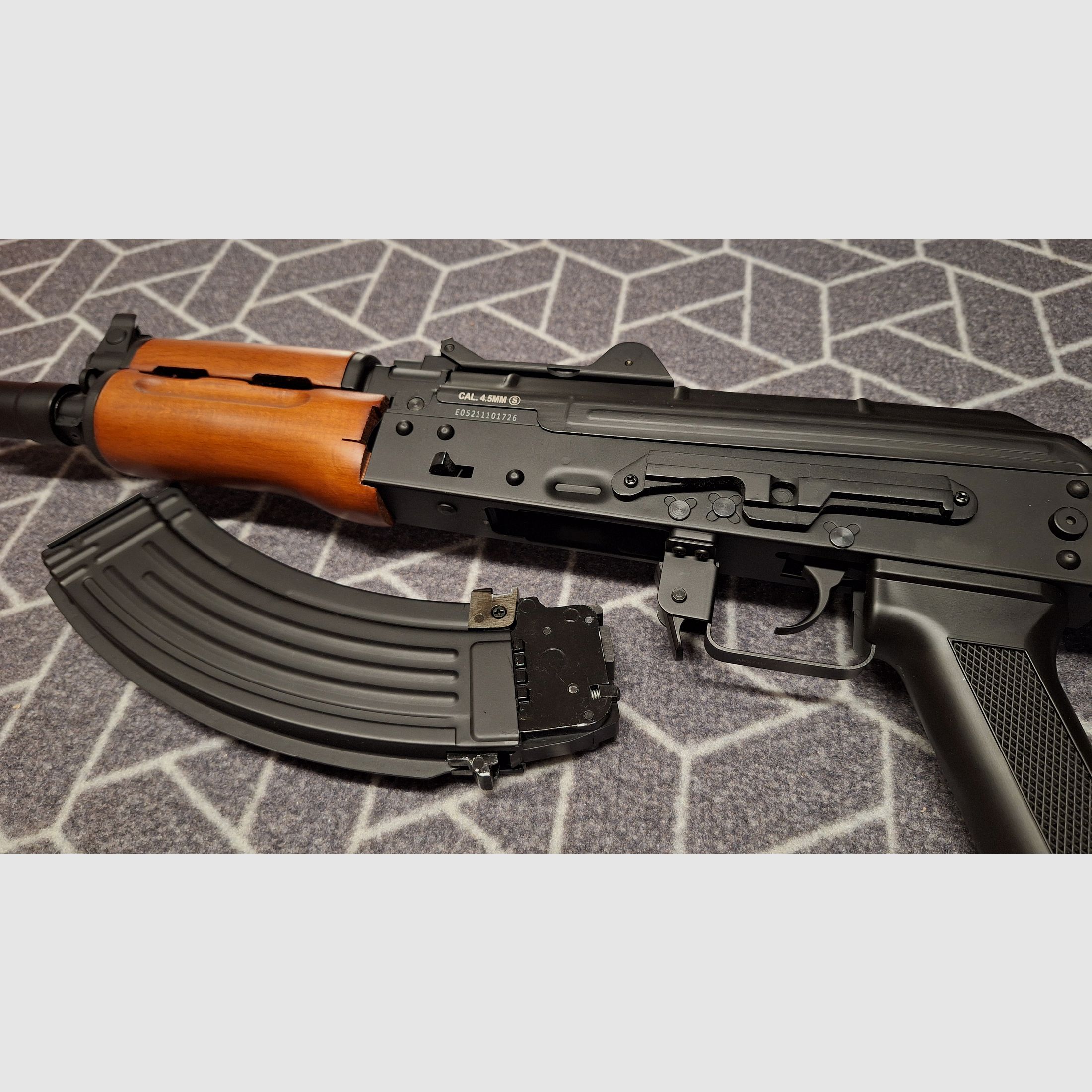 Kalashnikov AKS74U G.S.G. CO2 4,5mm NUEVO!