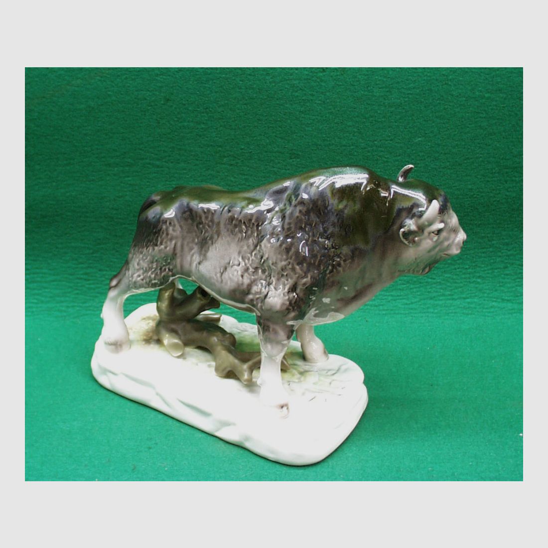 unbekannt	 Bison/Büffel Porzellan Figur