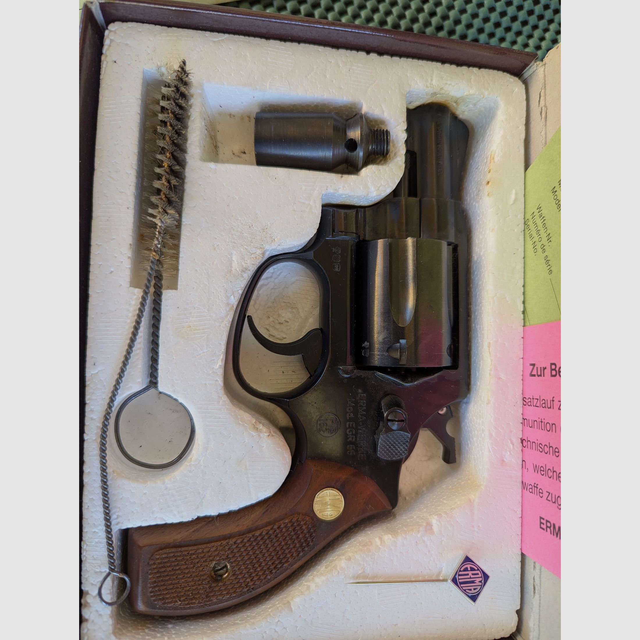 ERMA EGR 66 revolver 9mm gas and blank cartridges with original packaging