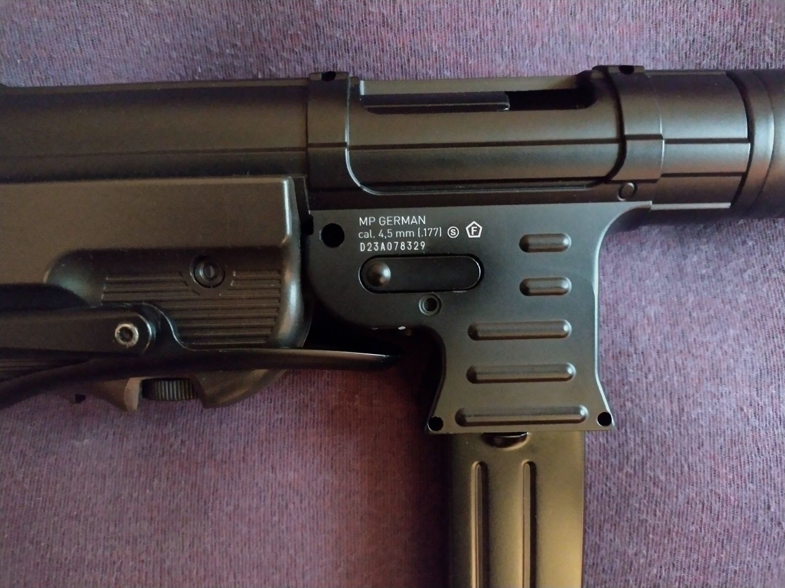 Umarex Legends MP 40, 4,5 mm Co2. Comme neuf, 200 €