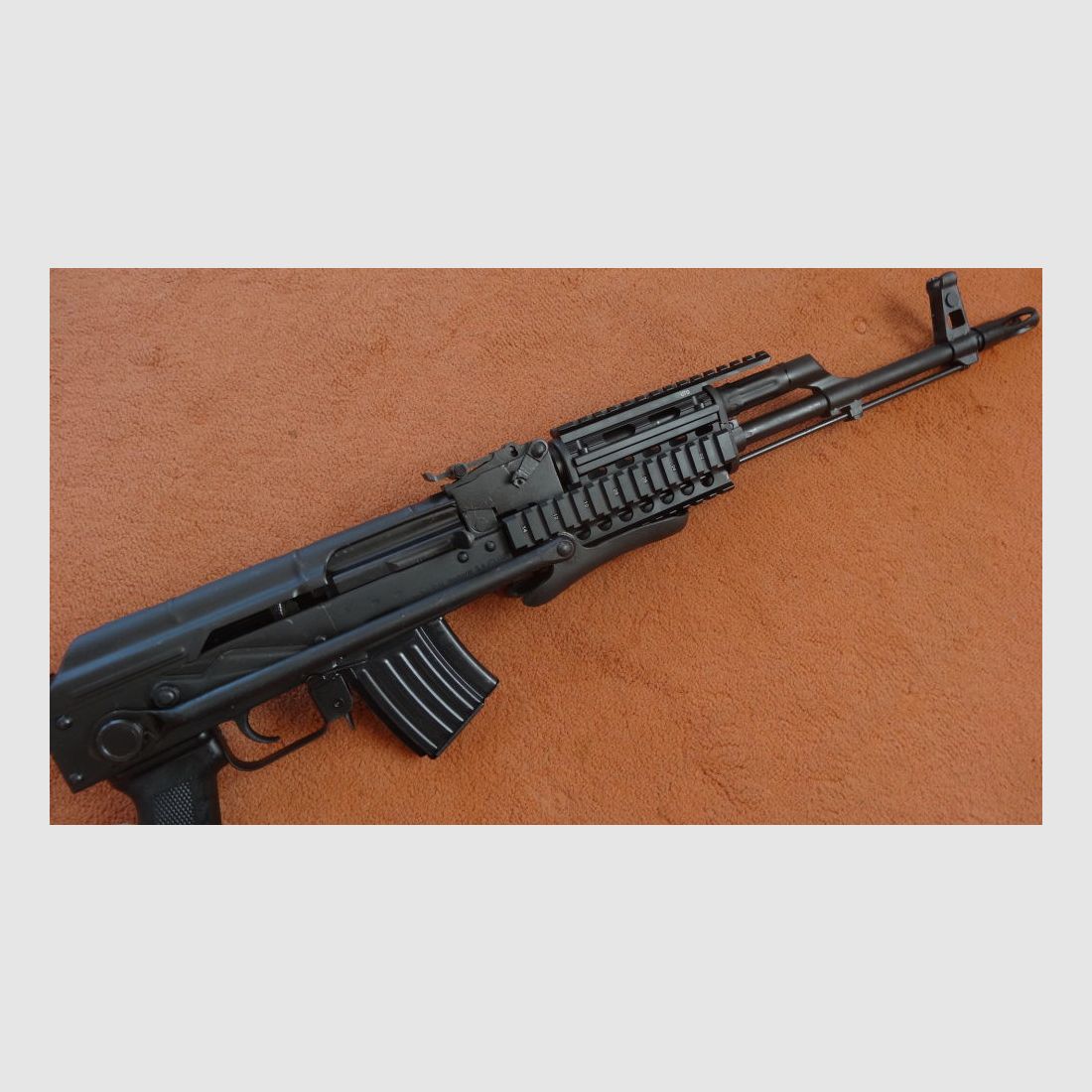 Cugir WS1-64 SL-Büchse; Cugir WS1-64 Metallklappschaft und Quard Rail Handschutz Cal.7,62x39mm