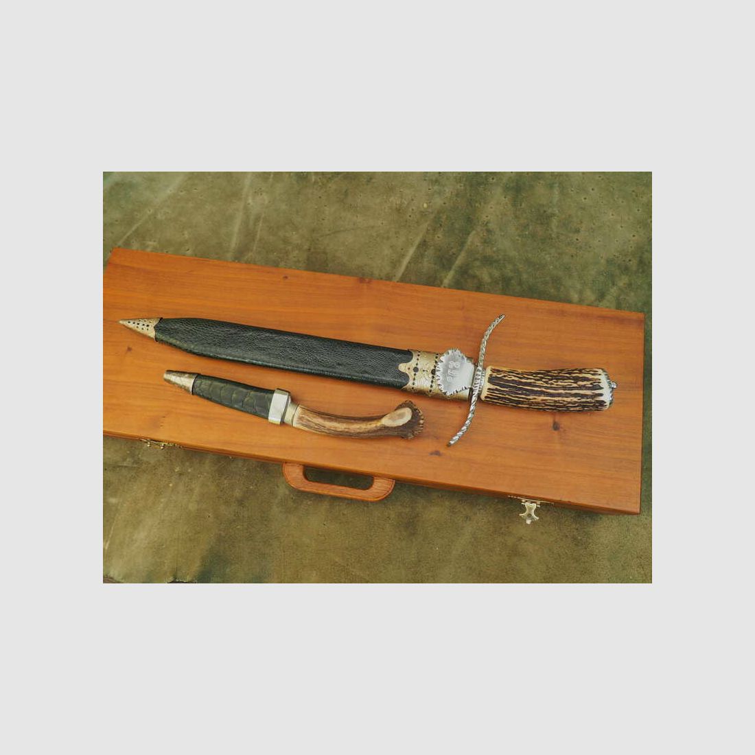 Coltello da caccia, su misura, con nicker e scatola, attrezzatura da caccia, immagine 1 di 11