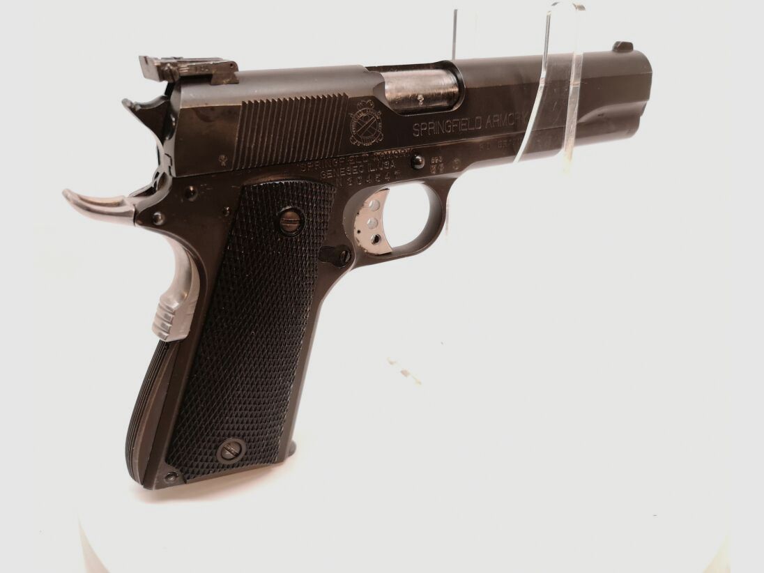 Springfield 1911-A1, reichhaltiges Zubehör