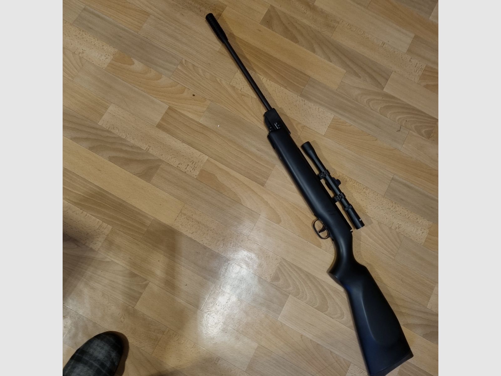 HW 50 4,5 mm, mit Schalldämpfer und ZF Hubertus 4x20