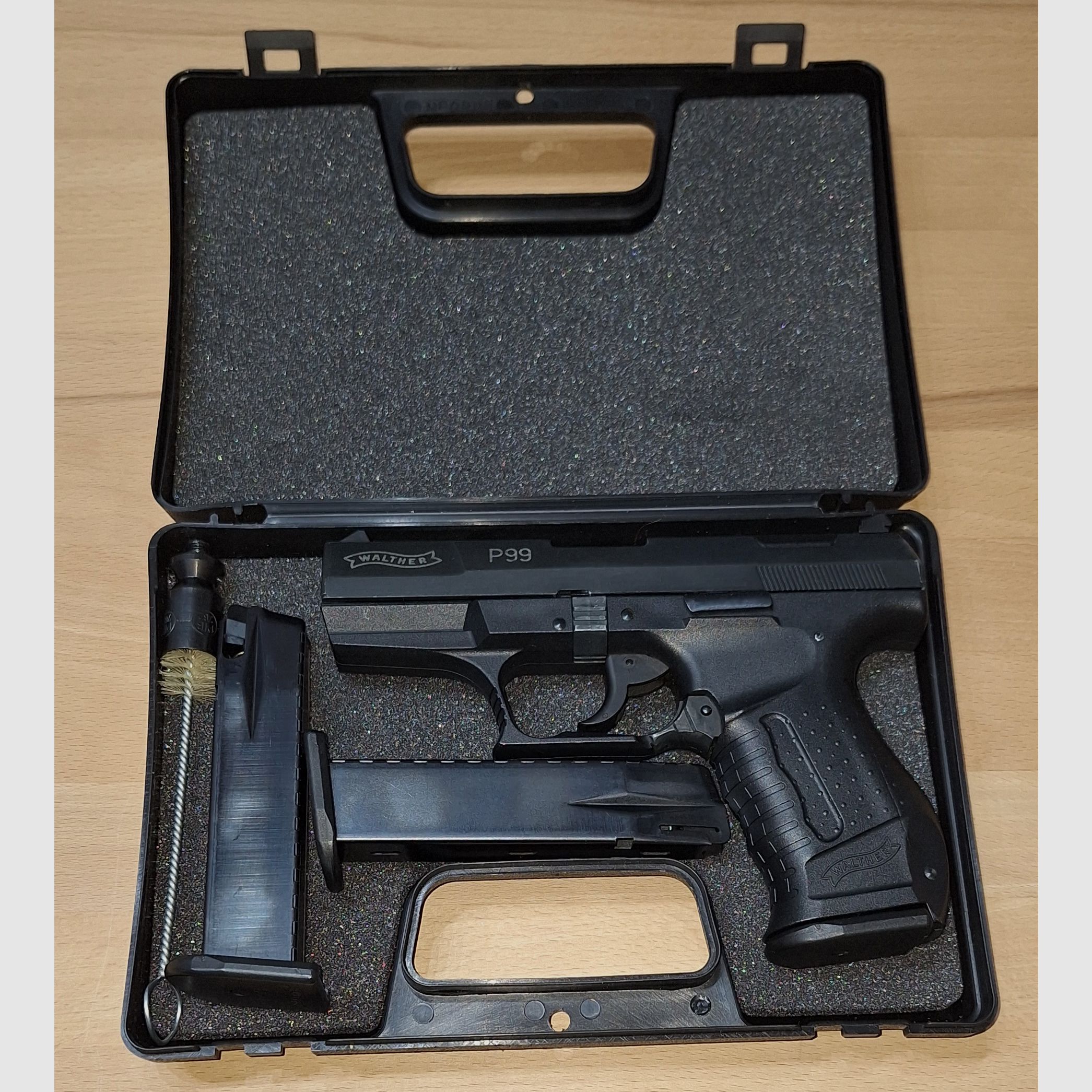 Walther P99 Schreckschuss PAK 9mm + 2 Magazine