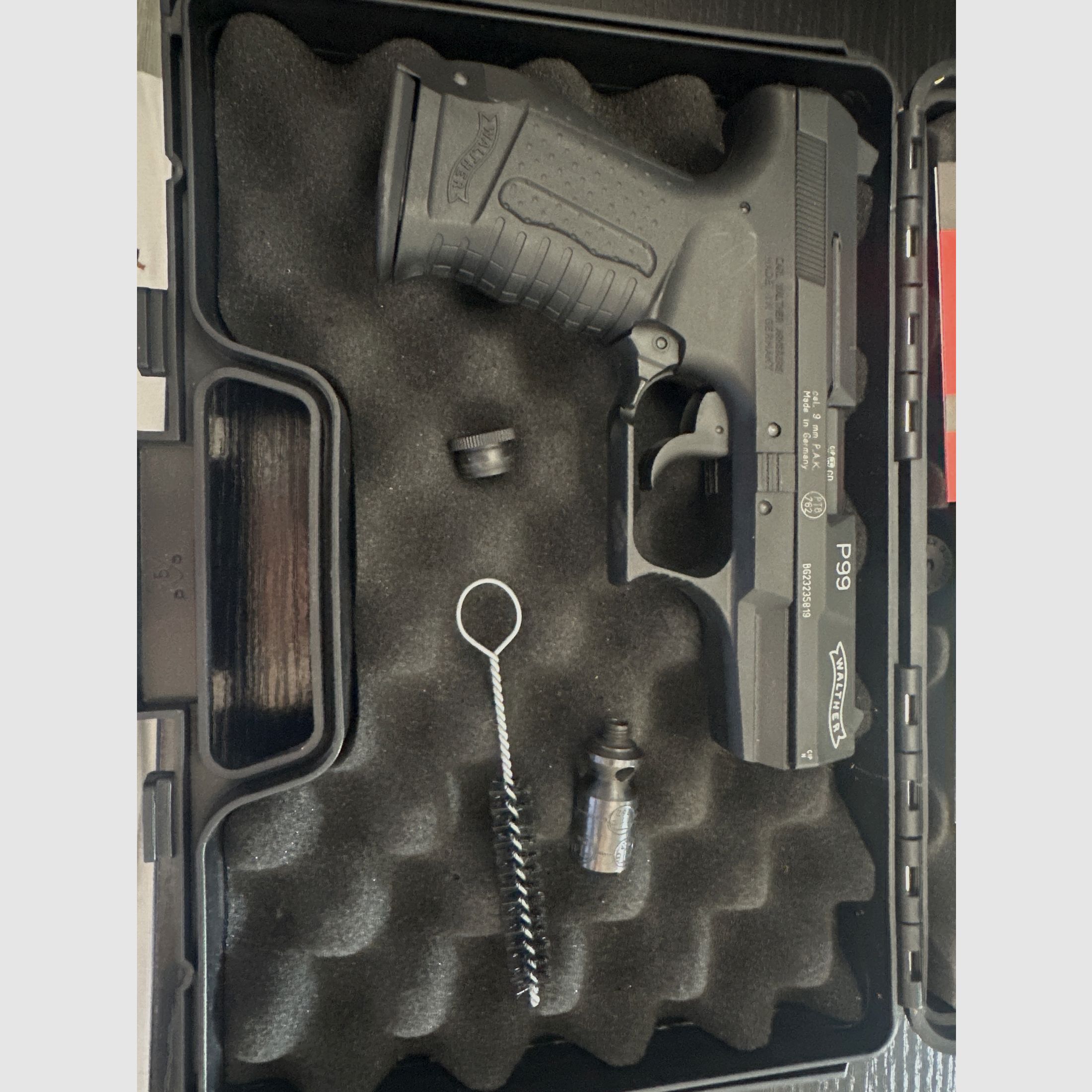 Walther P99 Schreckschuss 9mm P.A.K. (Umarex) – w tym futerał na broń i pozostała amunicja