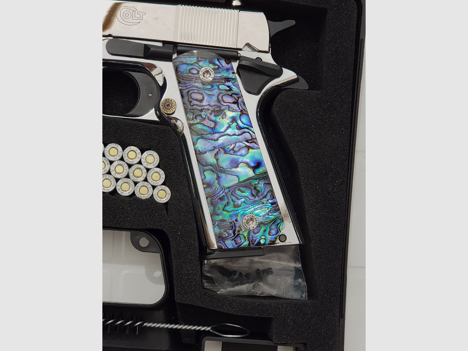 Colt 1911 Chrom, neu, unbeschossen, lange Federführung, Sammlerstück.