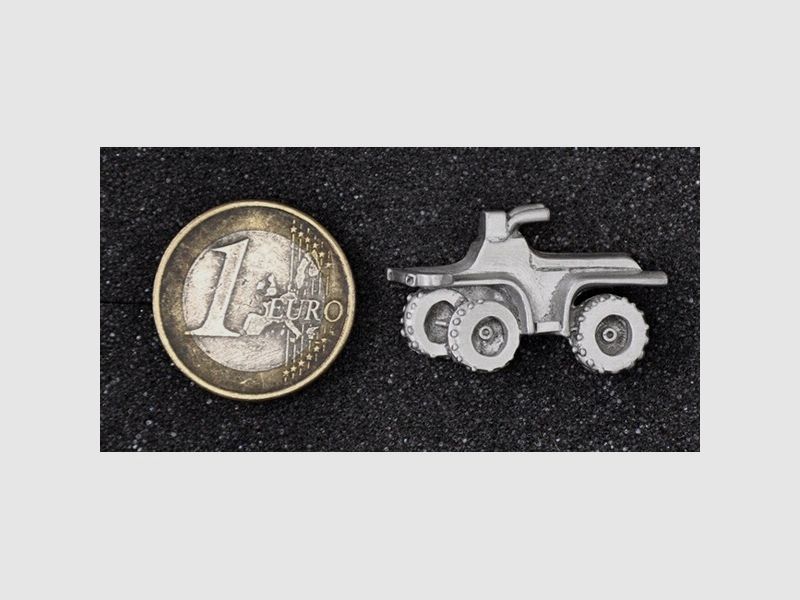 Quad als Metall-Anstecker