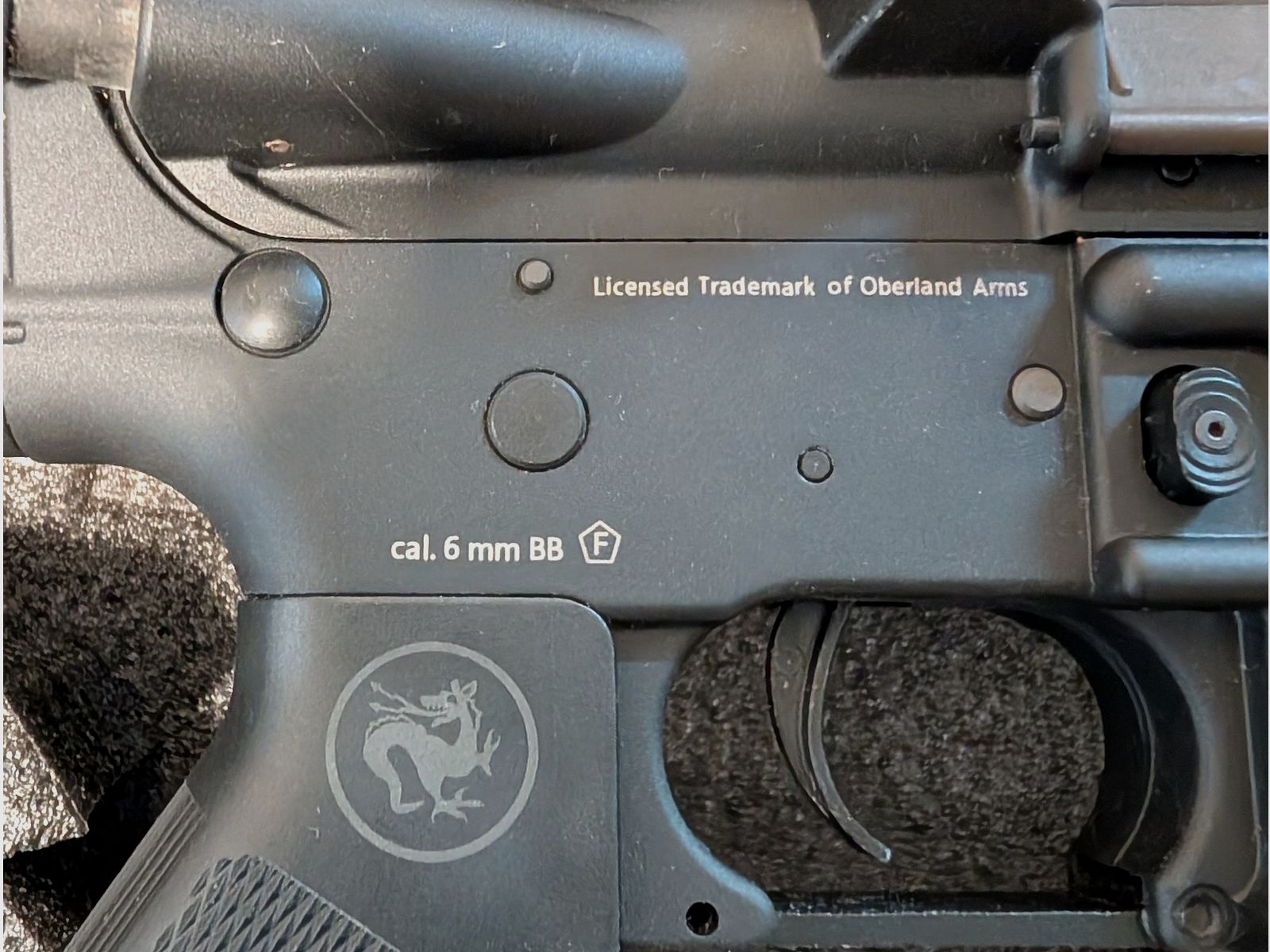 Oberland Arms OA-15 S-AEG Softair – 1 Joule – avec accessoires